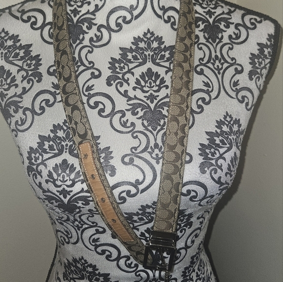 Coach Signature Leather Belt - Picture 6 of 8